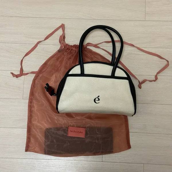 [BUNJANG] Archive Appk Mini Bowling Bag Ivory + Black / 아카이브앱크 미니볼링백(더스트백 포함) 아이보리+블랙 판매합니다.