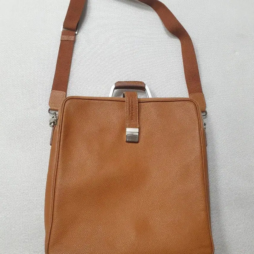 [BUNJANG] EXCLAMATION MARK Brown Leather Backpack Crossbody Bag / EXCLAMATION MARK 가죽 크로스백 백팩 브라운