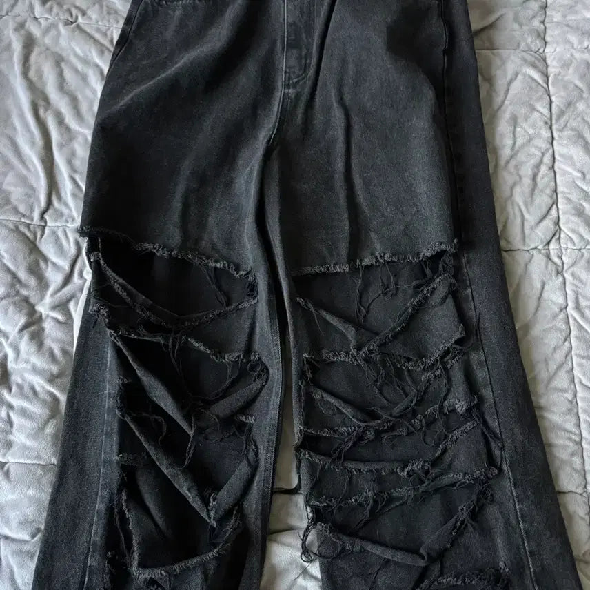 [BUNJANG] Skater Lock Distressed Pants / 스케이터락 디스트로이드 팬츠