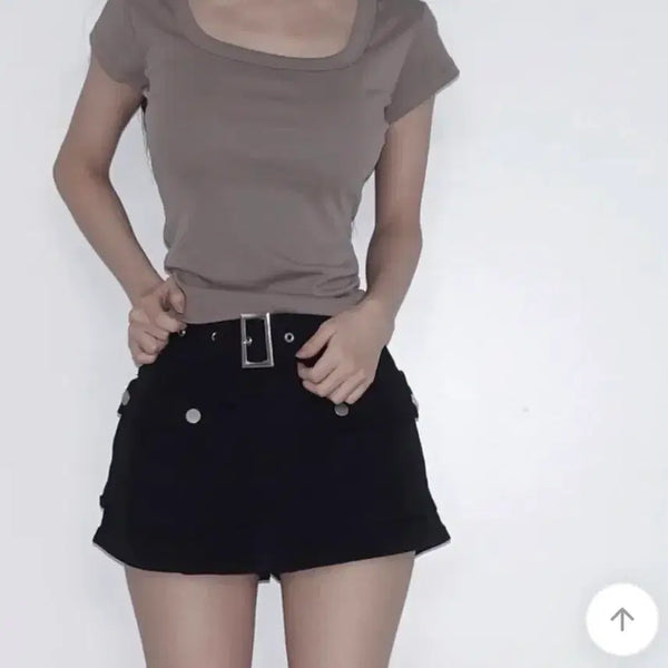[BUNJANG] A-bly Mocha Square Neck Short Sleeve T-Shirt / 에이블리 모카 스퀘어넥 반팔티