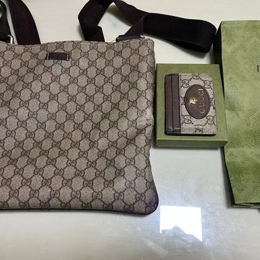 [BUNJANG] Gucci Neo Vintage GG Supreme Canvas Crossbody Wallet / 구찌 네오 빈티지 GG수프림 지갑  구찌 GG 수프림 캔버스 크로스백
