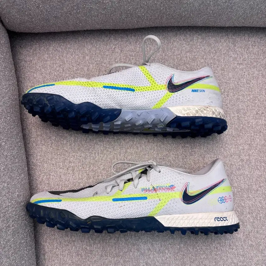 [BUNJANG] Nike React Phantom GT2 Pro TF Soccer Cleats (Size 265) / 나이키 풋살화 리액트 팬텀 GT2 프로 TF DC0768-054