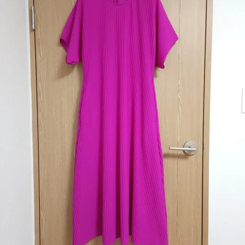 [BUNJANG] COS Pleated A-Line Long Dress / COS 코스) 플리츠 원피스