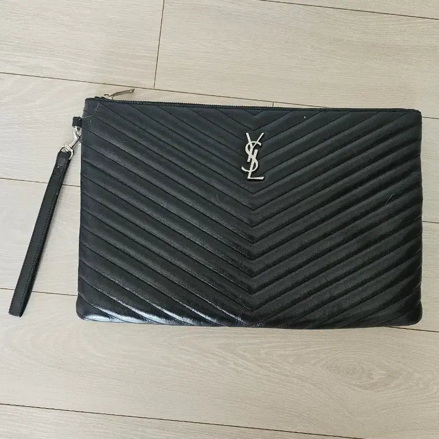[BUNJANG] Saint Laurent New Medium Silver Logo Clutch / 생로랑 뉴미듐 은장 클러치 440222