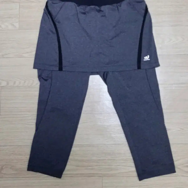[BUNJANG] Prospecs 7-Part Skirt Leggings (Size S) / 프로스펙스7부 치마레깅스 (S사이즈)