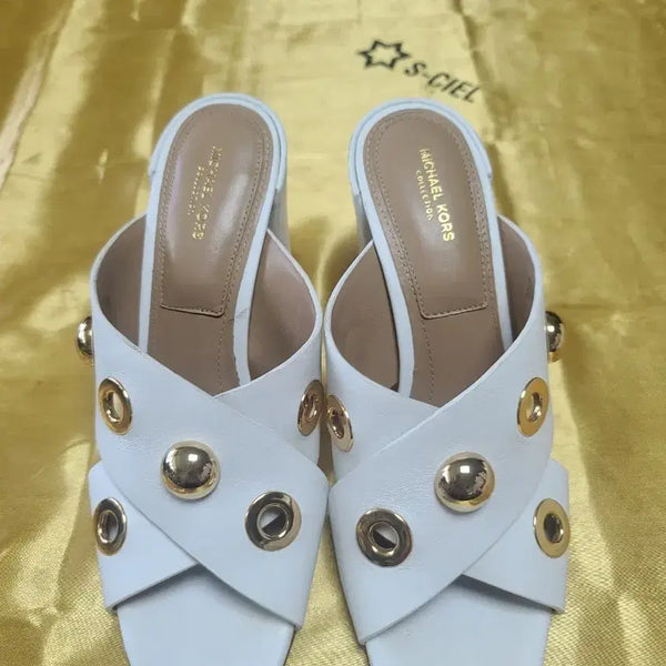 [BUNJANG] Michael Kors White Gold Embellished Mule Sandals (10cm Heel) / 마이클코어스 화이트 골드 장식 뮬 샌들:10센치