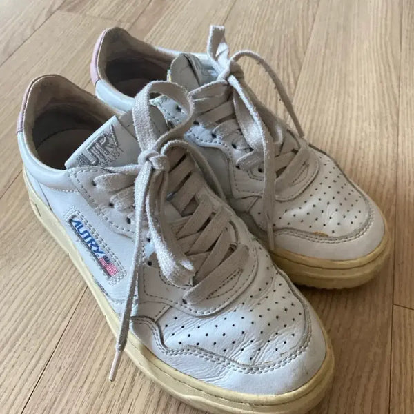 [BUNJANG] Autry Medalist White Sneakers / 오트리 메달리스트 화이트 스니커즈
