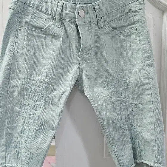 [BUNJANG] Mint Distressed Denim Shorts / 민트 데미지 반바지 숏팬츠