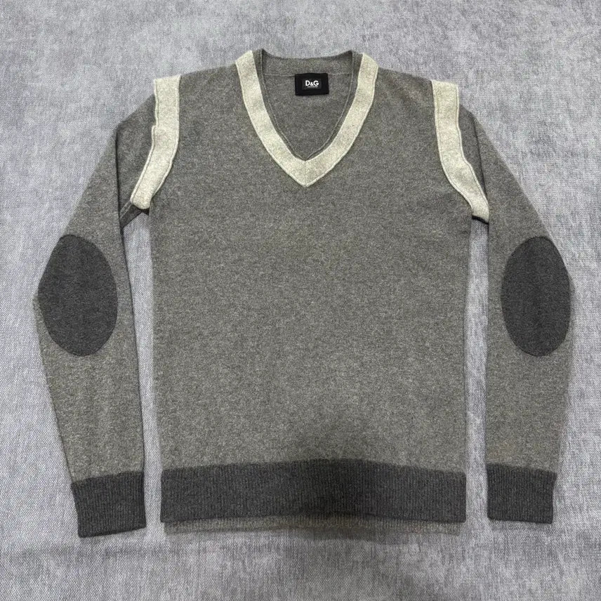 [BUNJANG] Dolce & Gabbana D&G V-Neck Knit Patch Sweater XXXL / Xxxl 돌체앤가바나 D&G 브이넥 니트 패치 스웨터