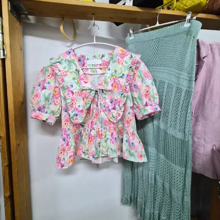 [BUNJANG] Flower Big Collar Puff Blouse & Crochet Long Skirt Set / 플라워 빅카라 퍼프 블라우스. 마인 크로셰 롱스커트