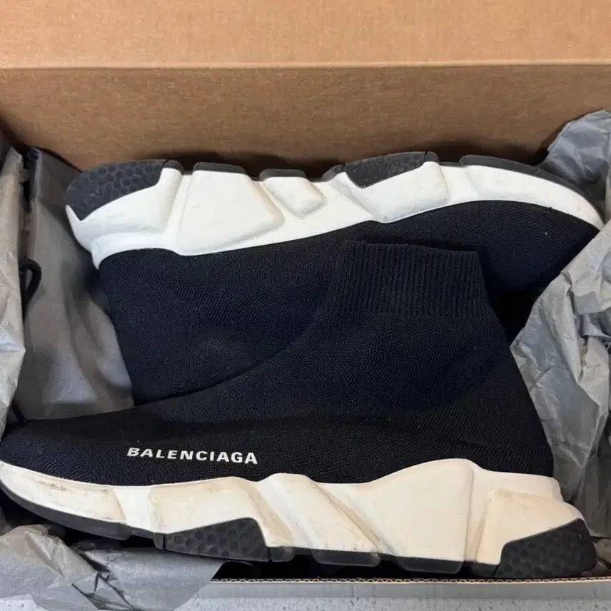 [BUNJANG] Balenciaga Speed Runner Black Sneakers / 정품 발렌시아가 스피드러너 블랙 스니커즈