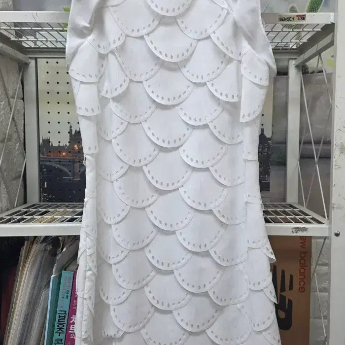 [BUNJANG] Emporio Armani Sleeveless White Summer Dress XS / 엠포리오아르마니 나시원피스 XS 44 스케일 여름 민소매 원피스 WM89