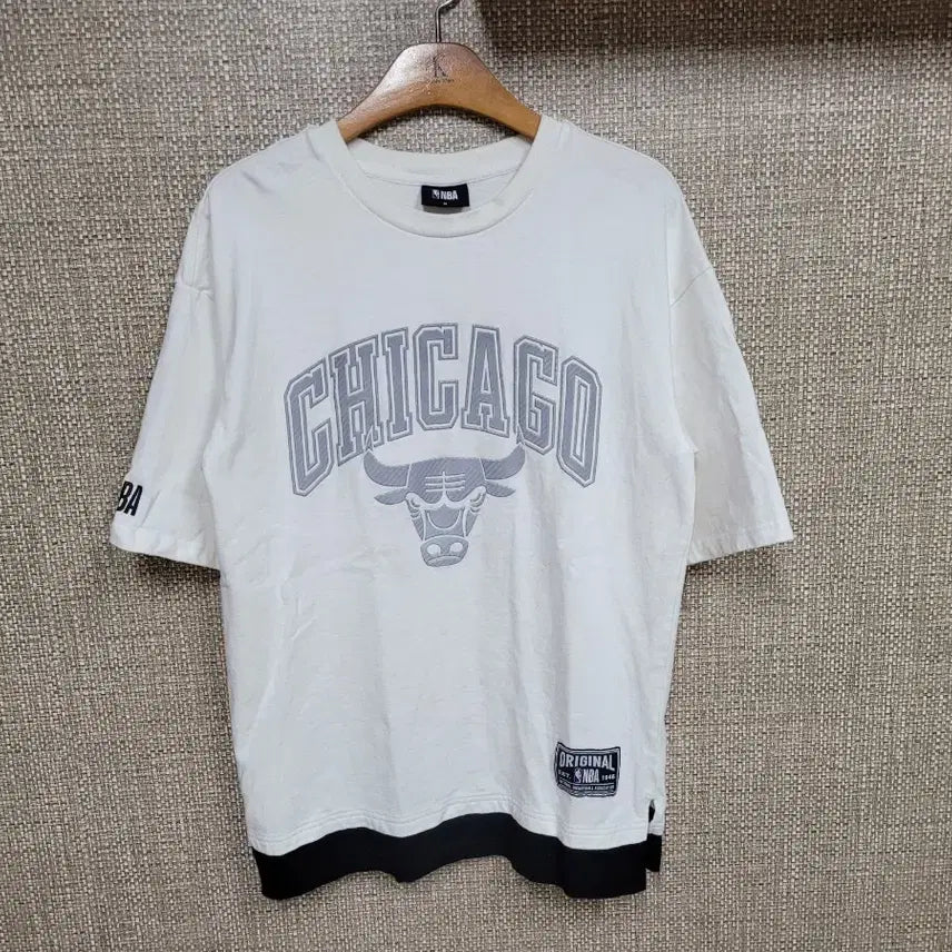 [BUNJANG] NBA Chicago Bulls Short Sleeve T-Shirt Size M / M 100사이즈 NBA 시카고불스 반팔 티셔츠