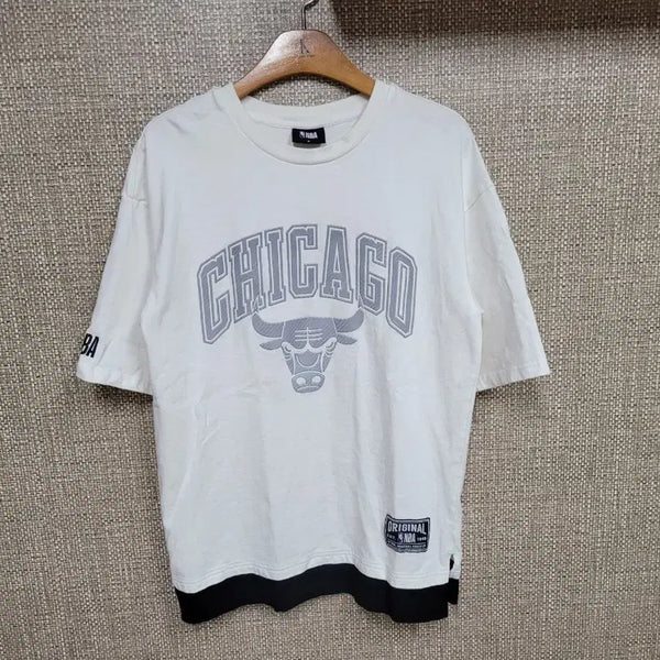 [BUNJANG] NBA Chicago Bulls Short Sleeve T-Shirt Size M / M 100사이즈 NBA 시카고불스 반팔 티셔츠