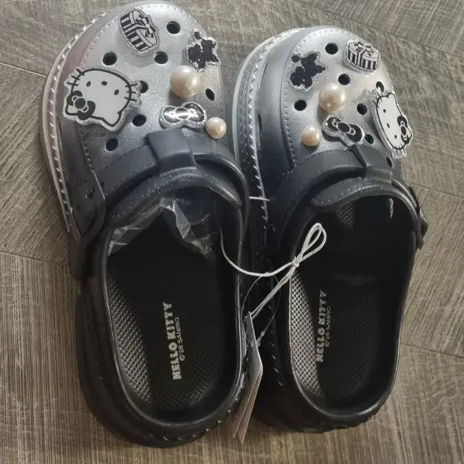 [BUNJANG] Hello Kitty Platform Sandals / 헬로키티  크록스 스타일 키높이 샌들 슬리퍼