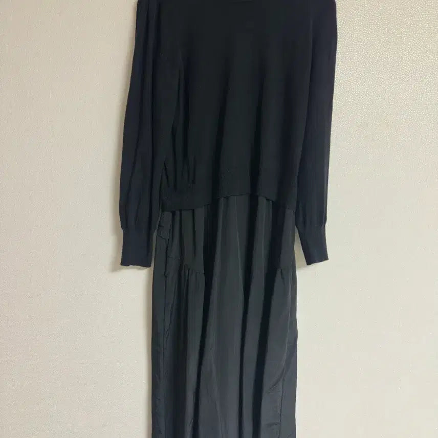 [BUNJANG] Briel Black Knit Flare Dress / 브리엘 블랙 니트 바스락 플레어 원피스