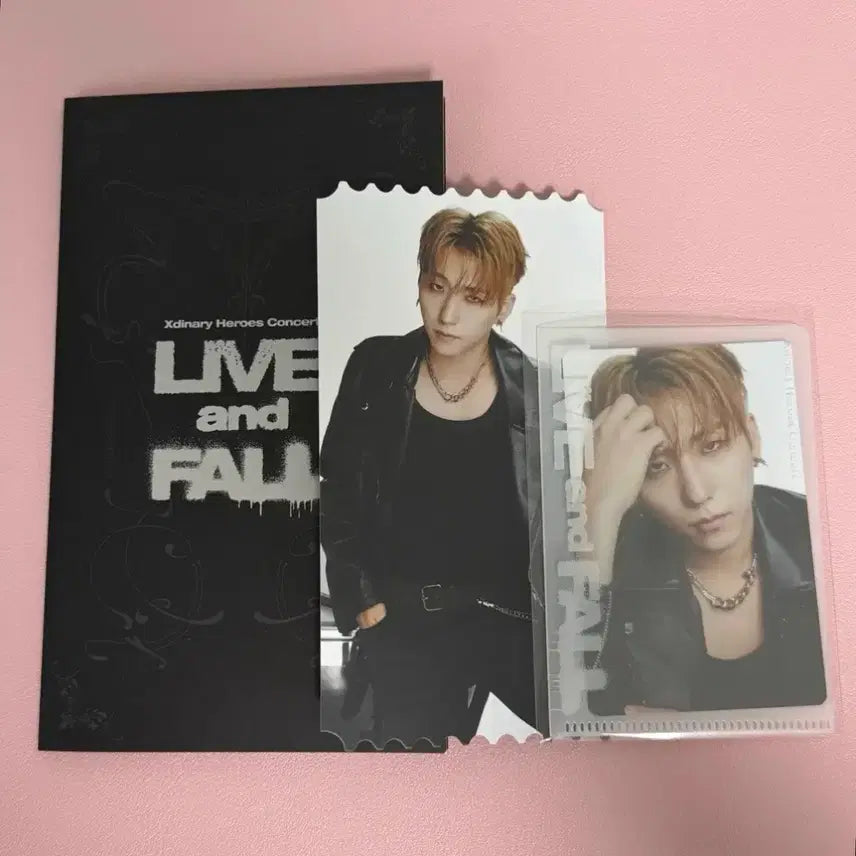[BUNJANG] Xdinary Heroes XH Lip & Pôl Concert MD Gunil Special Ticket Set / 엑스디너리히어로즈 엑디즈 립앤폴 콘서트 엠디 스페셜 티켓 세트 건일