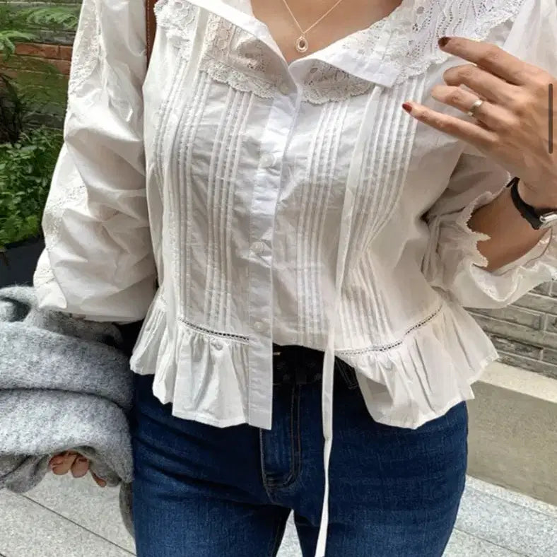 [BUNJANG] Deia White Lace Detail Blouse (One Size) / 미착용)데이아 화이트 블라우스 (F)