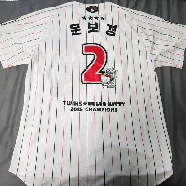 [BUNJANG] LG Twins Moon Bo-gyeong Champion Hello Kitty Jersey (Size 120/4XL) / (120) LG트윈스 문보경 챔피언 헬로키티 유니폼 새것