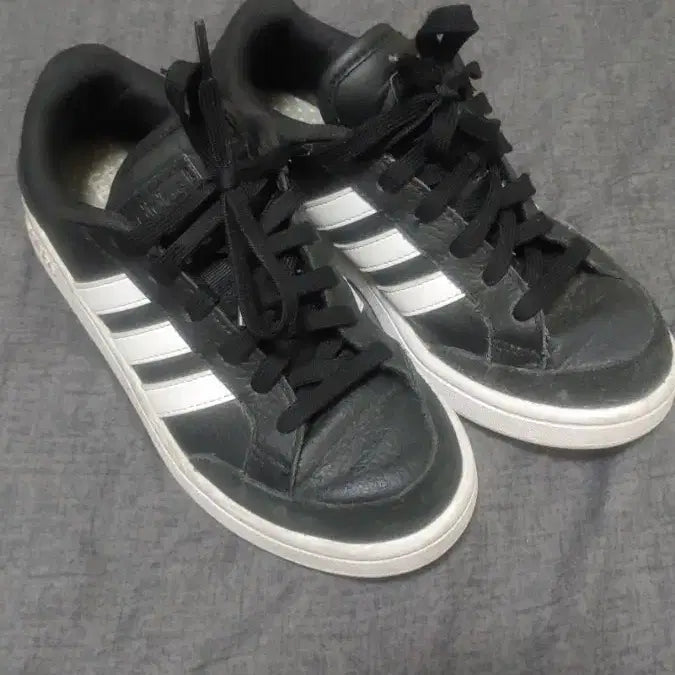 [BUNJANG] Adidas Sneakers / 아디다스운동화220