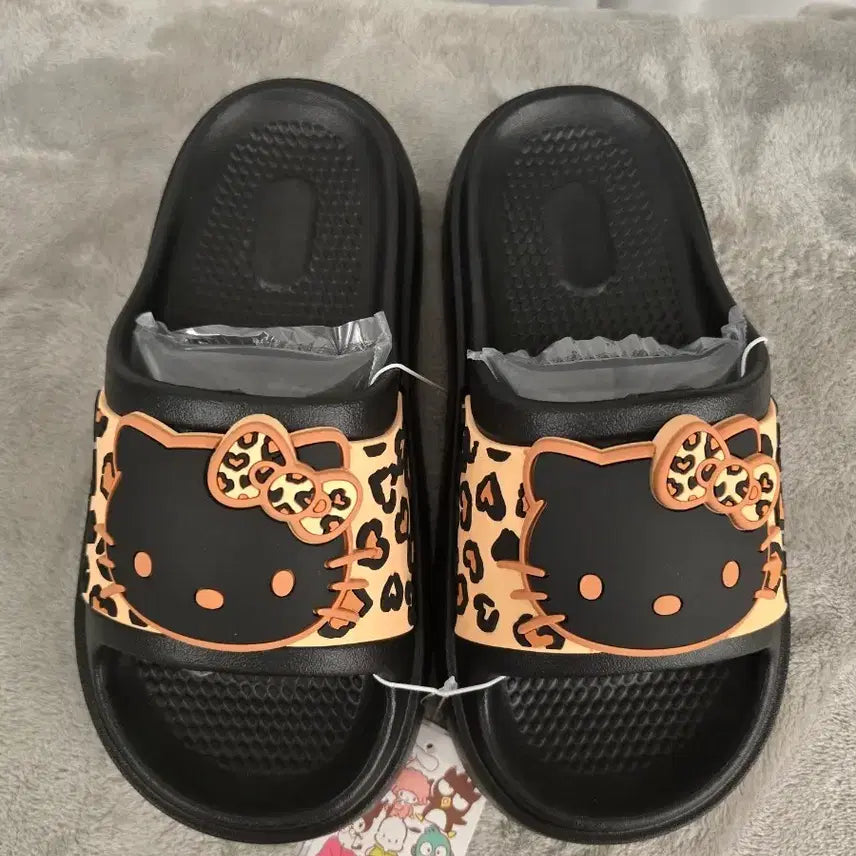 [BUNJANG] Hello Kitty Leopard Slippers Black 230 / 헬로키티 레오파드 슬리퍼 블랙 230