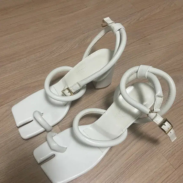 [BUNJANG] White Sandals Size 235 / 흰색 샌들 235사이즈