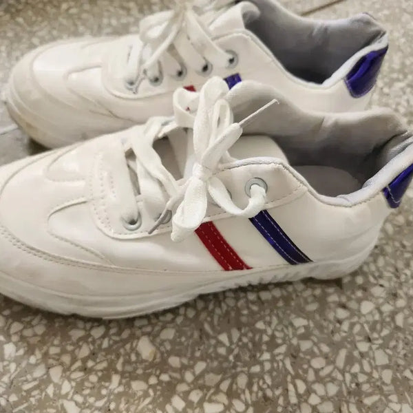 [BUNJANG] White Sneakers with Red/Blue Accents / 흰색 스니커즈 운동화 레드/블루 포인트