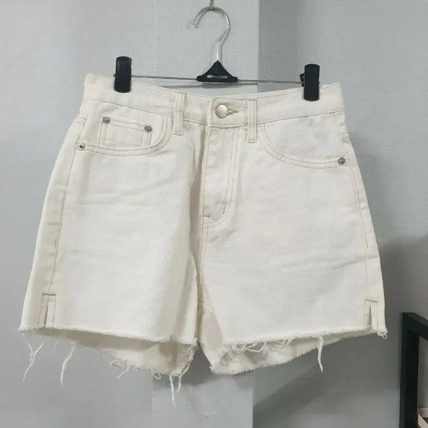 [BUNJANG] MADE SEOUL White Denim Cut-off Hotpants Shorts S / MADE SEOUL 화이트 데님 반바지 컷오프 핫팬츠 S