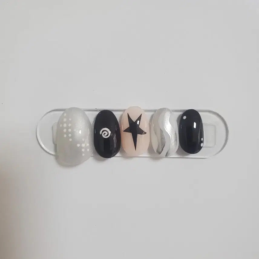 [BUNJANG] Customizable Magnet Nail Tips (Black/White/Silver) / 블랙/화이트/실버마그넷 네일팁