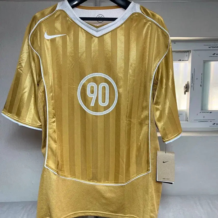[BUNJANG] Nike Total 90 Dri-FIT Training Top / 너무 이쁜 나이키 토탈90 골드 드라이핏 트레이닝(L100/XL105)