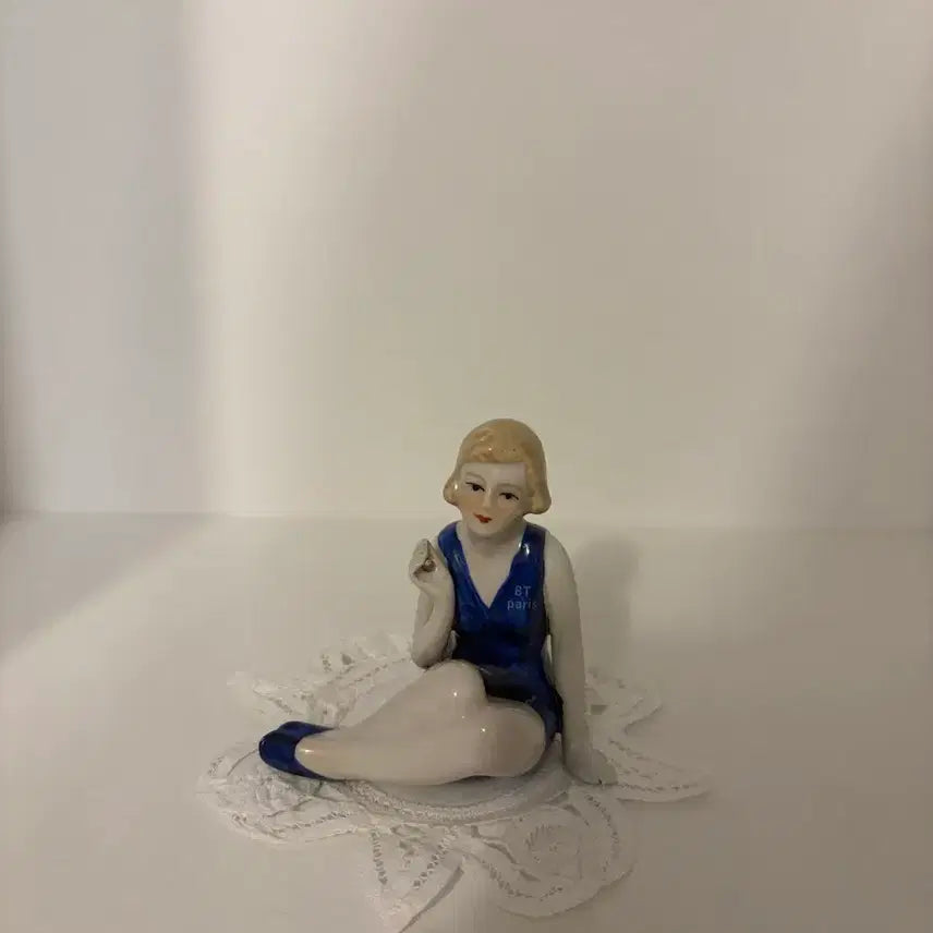 [BUNJANG] Vintage French Porcelain Figurine - Woman in Blue Swimsuit / 빈티지 프랑스 포슬린 여인 피겨린 아르데코 오브제