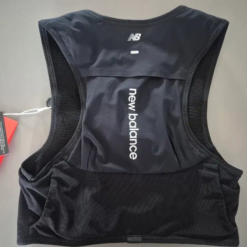 [BUNJANG] New Balance Running Vest Black / 뉴발 러닝조끼 미사용