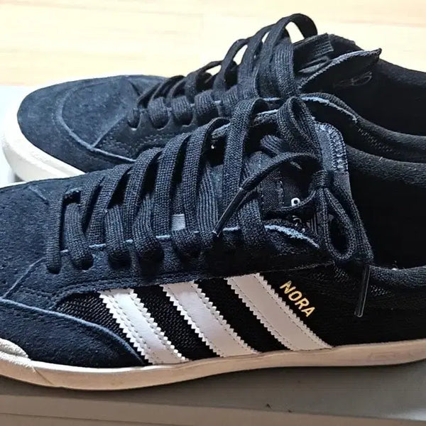 [BUNJANG] Adidas Nora Black Suede Sneakers / 아디다스 노라 블랙 스니커즈