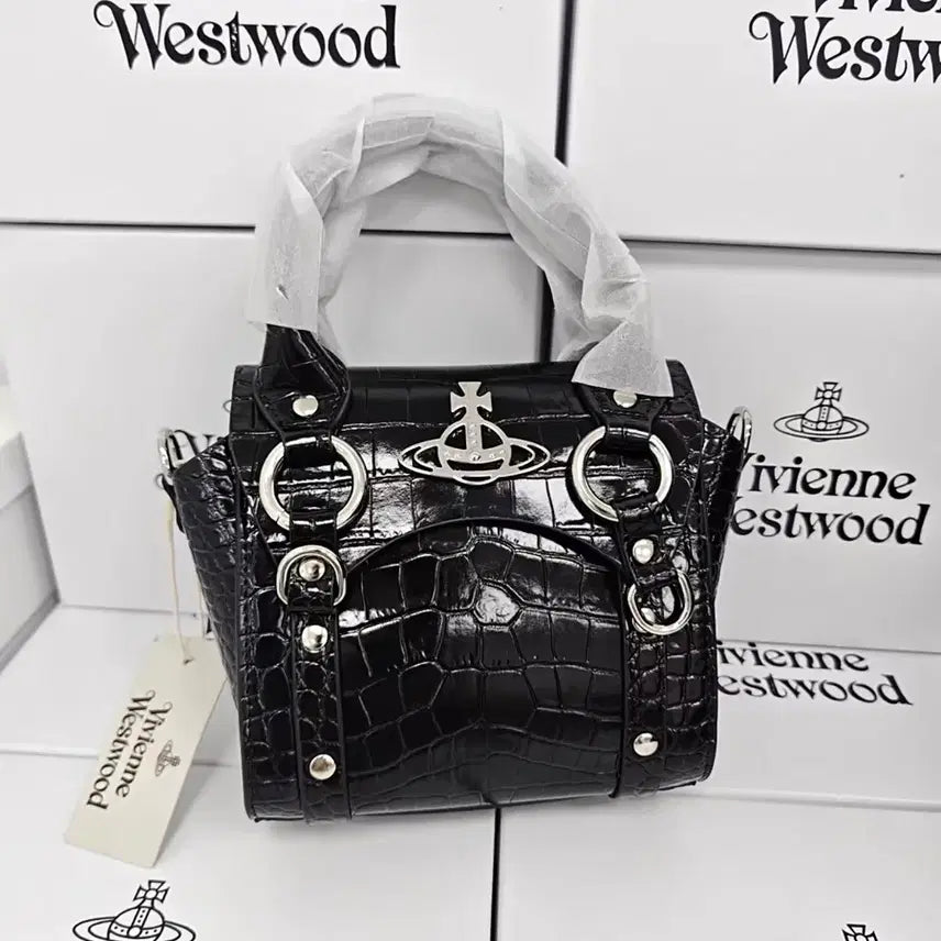 [BUNJANG] Vivienne Westwood Black Crocodile Leather Chain Mini Clutch Bag / 비비안웨스트우드 클러치백 블랙 악어가죽 은장 체인 미니 사이즈