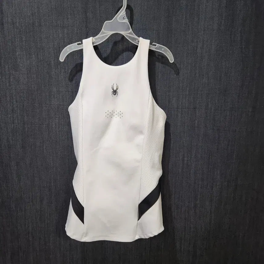 [BUNJANG] Women's Size 90 Spider Performance Sleeveless Top (Built-in Bra) / [여성 90] 스파이더 기능성 민소매티, 나시 (내장캡)