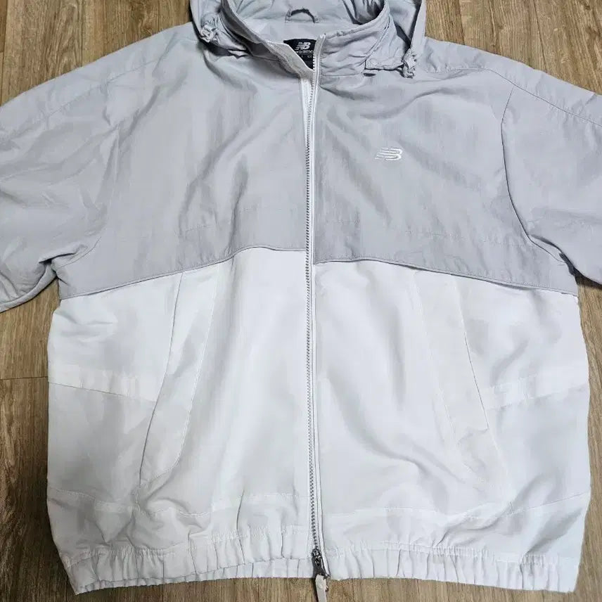 [BUNJANG] New Balance Windbreaker Jacket - Size L / 뉴발란스 바람막이 L