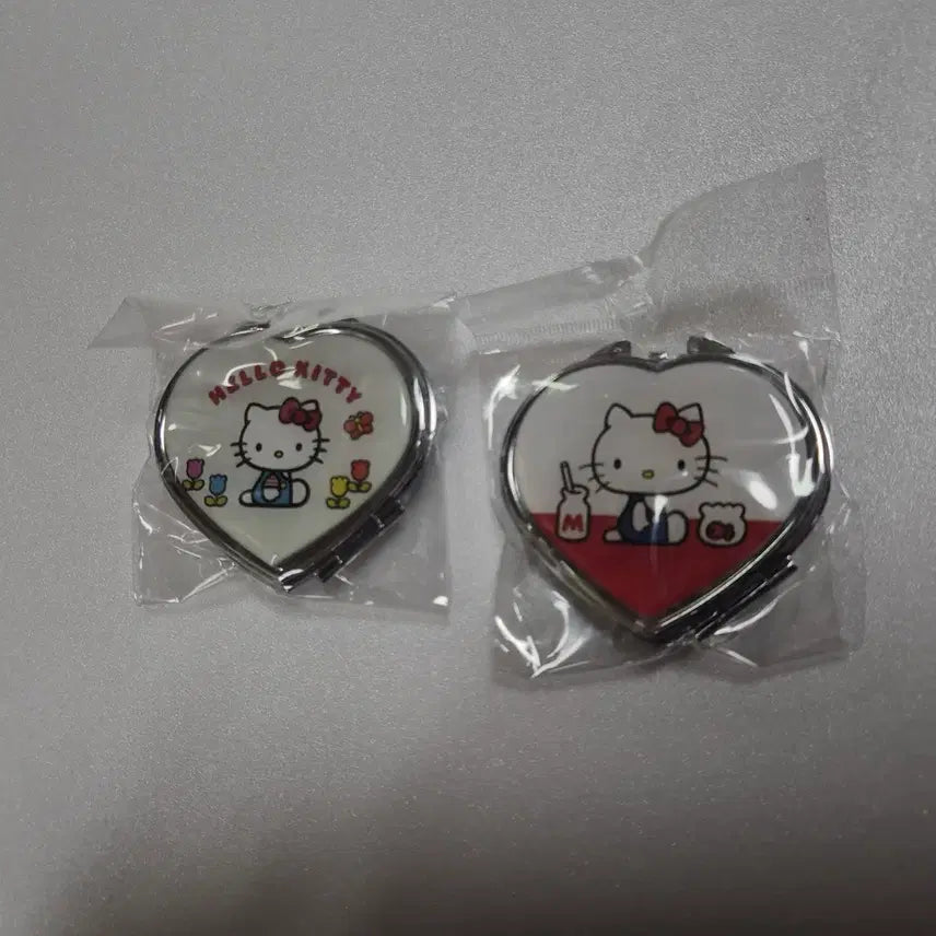 [BUNJANG] Hello Kitty Heart Mirror 2 Types / 헬로키티 하트 거울  2종