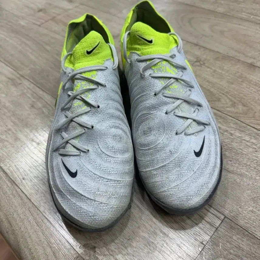[BUNJANG] Nike Phantom GX2 Pro TF Soccer Cleats (245mm / Fits 250mm) / 오늘 반짝 세일! 나이키 팬텀 Gx2 프로 tf 245(실250)
