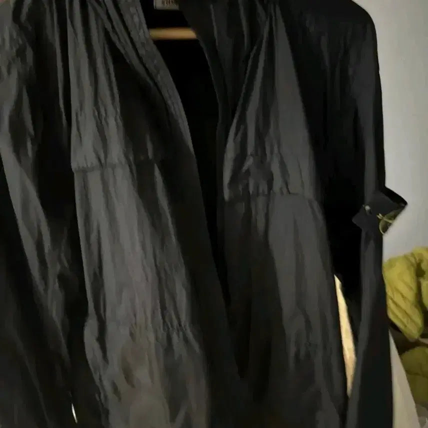 [BUNJANG] Stone Island 24SS Crinkle Reps Hooded Jacket Black / 24ss 스톤아일랜드 크링클랩스 바람막이