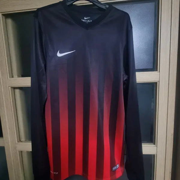 [BUNJANG] Nike Football Long-Sleeve T-Shirt Size 95 / 나이키 축구 긴팔 티셔츠 95