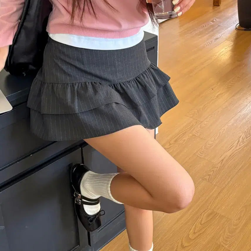 [BUNJANG] Ruffle Stripe Skirt Shorts Charcoal / 프릴 스트라이프 치마바지 차콜