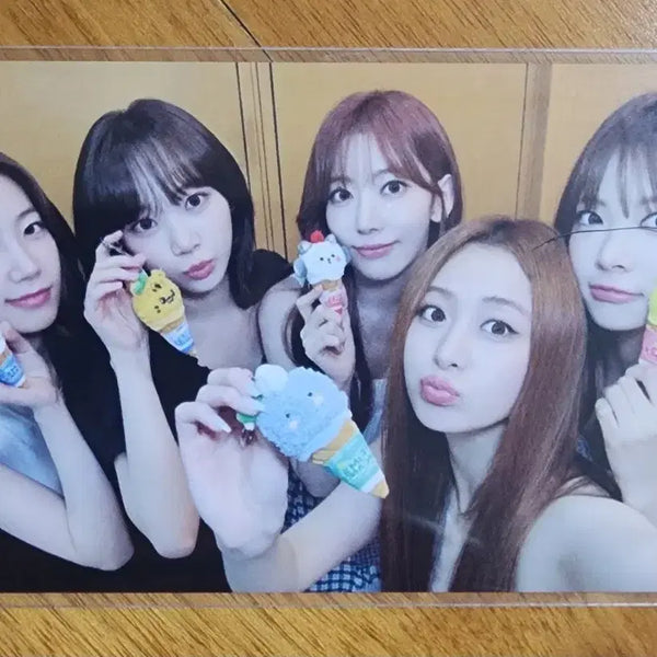 [BUNJANG] Le Sserafim APFER.F APFER.F Group Photocard / [판매] 르세라핌 어프어프 단체 포카
