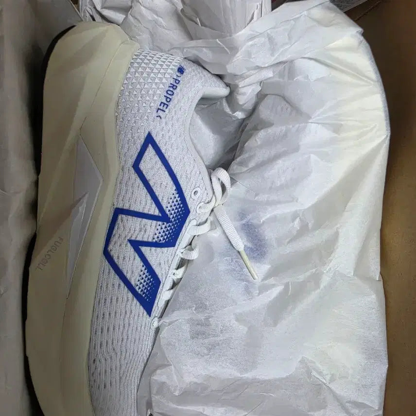 [BUNJANG] New Balance FuelCell Propel v5 White 260mm Running Shoes / 뉴발란스 퓨어셀 프로펠  V5 화이트 260mm