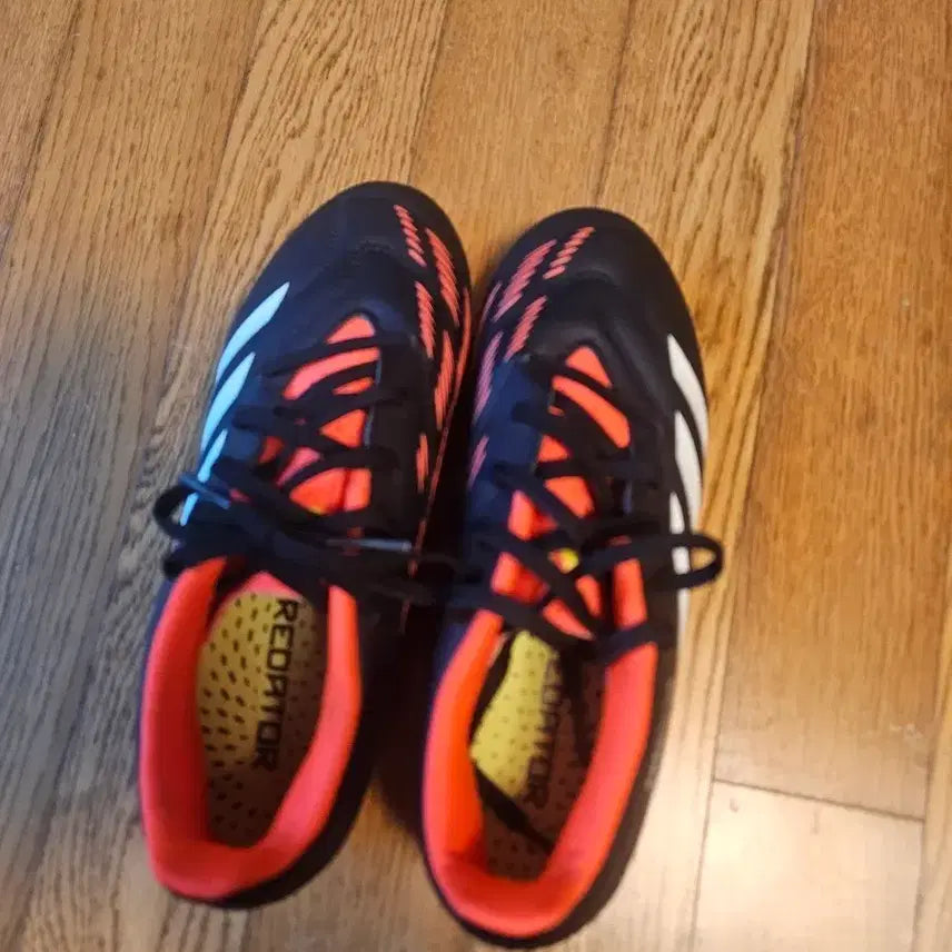 [BUNJANG] Adidas Predator Football Boots Size 220 / 아디다스 프레데터 축구화 검/주/흰색220사이즈