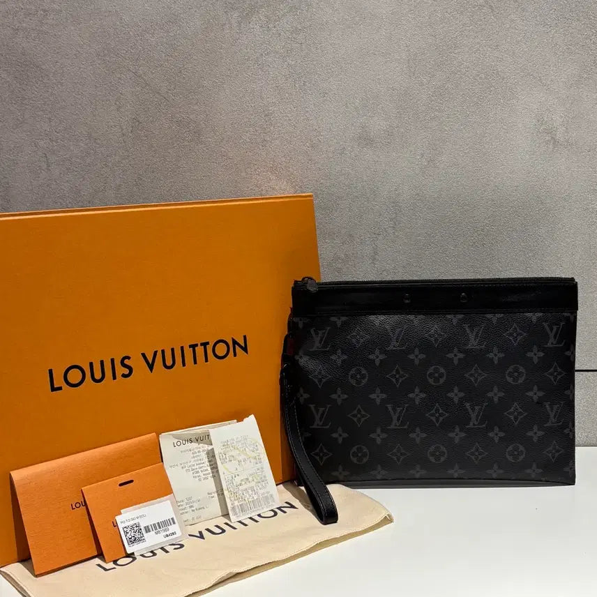 [BUNJANG] Louis Vuitton Eclipse To Go Clutch OS Black / { OS } 루이비통 이클립스 투고 클러치
