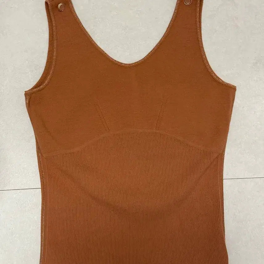 [BUNJANG] Mine Ribbed Knit Vest Sleeveless Top / 한섬 MINE 마인 골지 니트 베스트 나시 슬리브리스