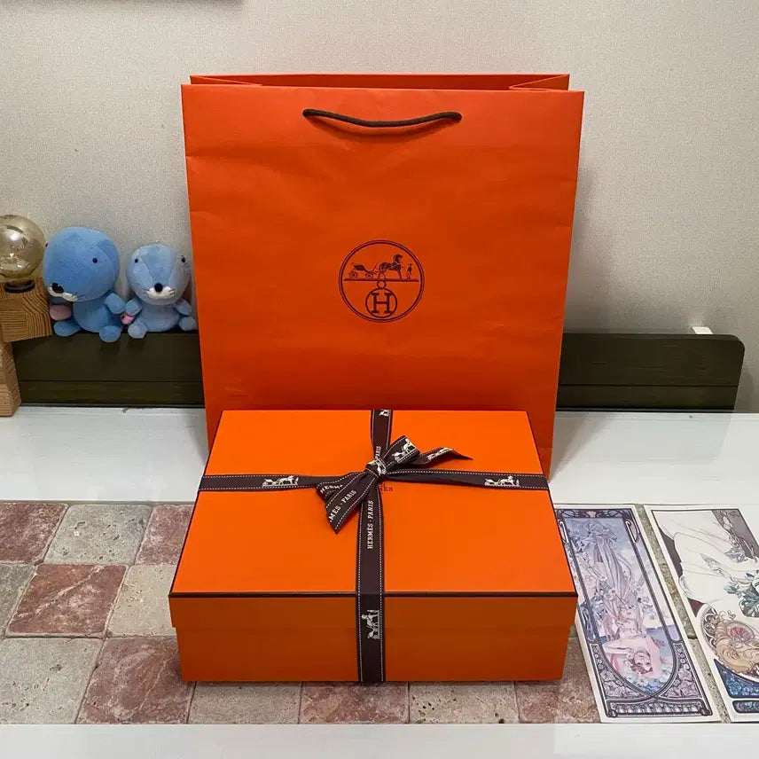 [BUNJANG] Hermès Bag Box Set with Ribbon and Shopping Bag / 에르메스 가방박스(35.5x28.5x11) + 리본 + 쇼핑백