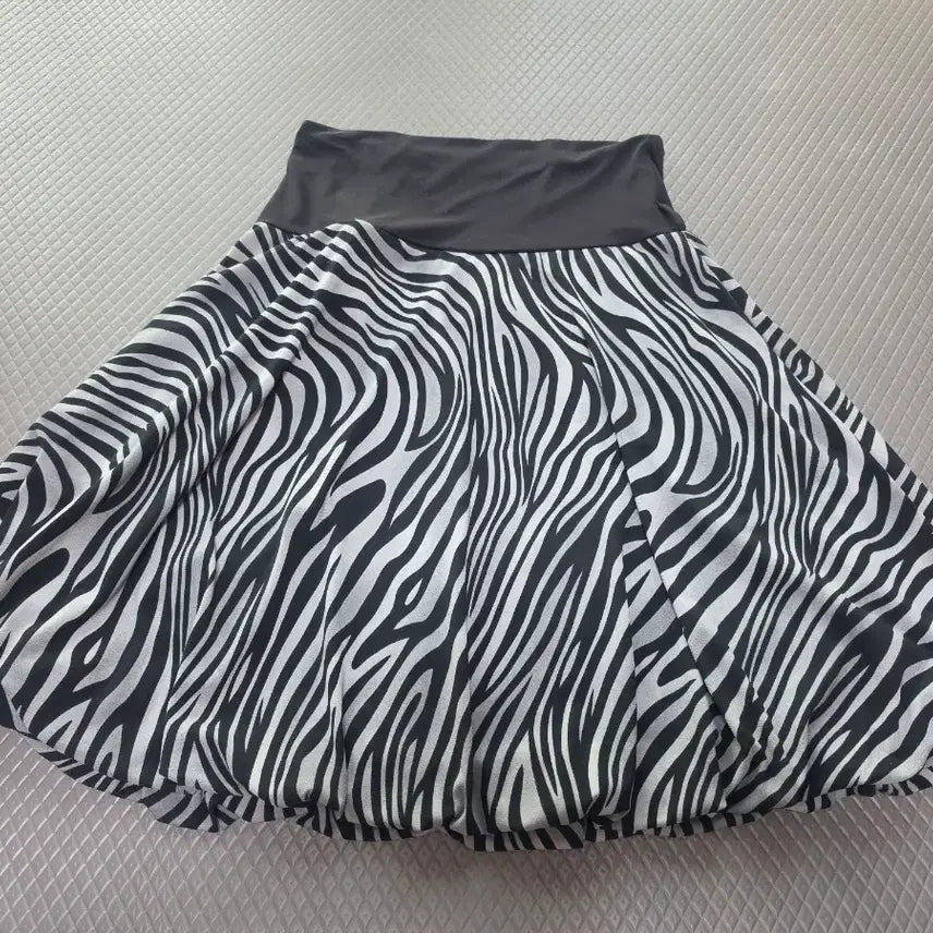 [BUNJANG] Zebra Pattern Black Culottes Skirt / 제브라 패턴 블랙 큐롯 스커트