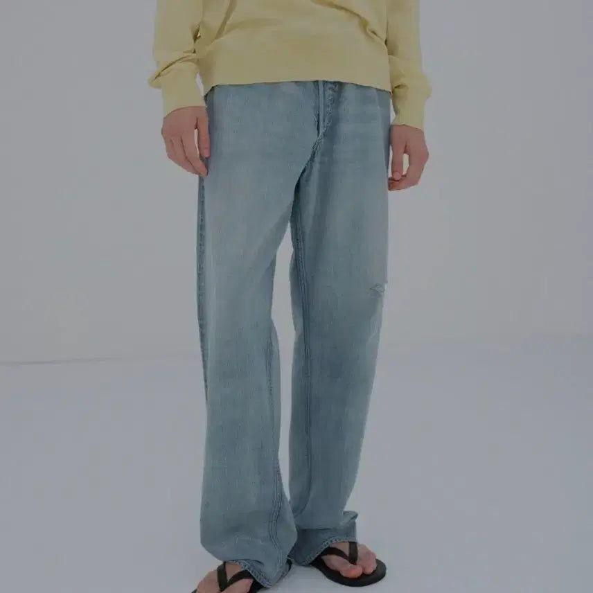 [BUNJANG] AURALEE 26ss Faded Selvedge Light Denim Wide Pants / 26ss 오라리 페이디드 셀비지 라이트 데님 와이드 팬츠