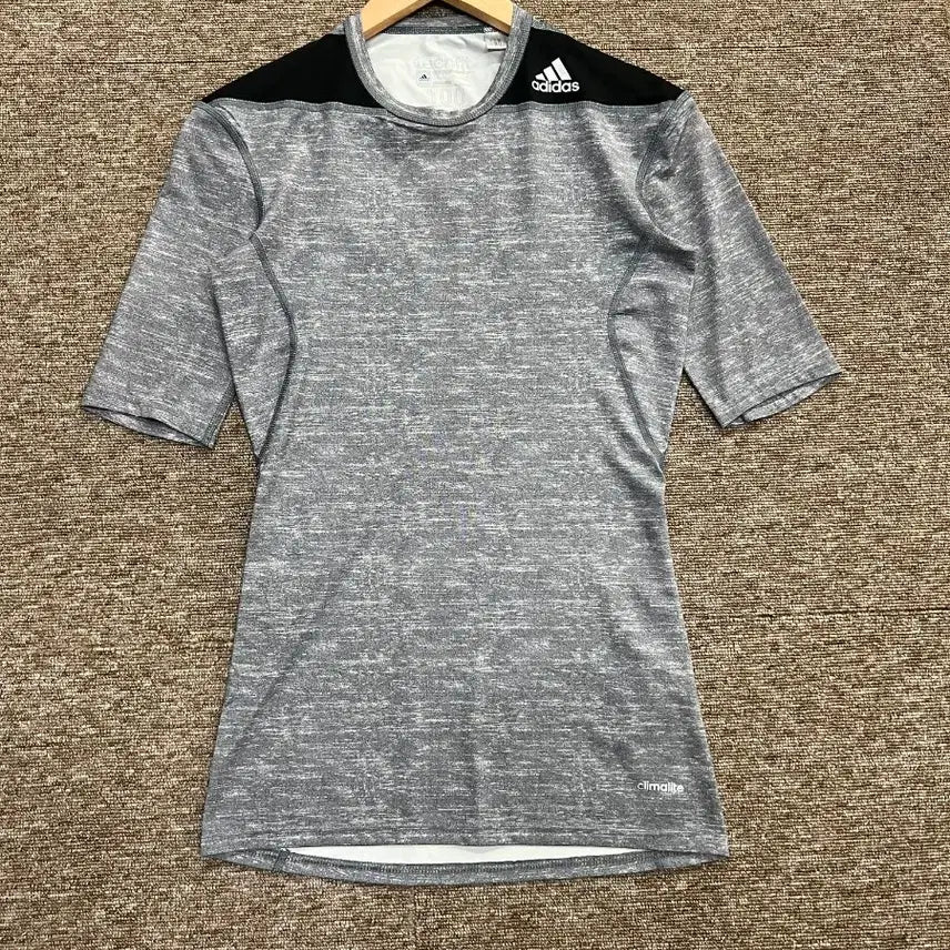 [BUNJANG] Adidas Techfit Climalite T-Shirt / 아디다스 테크핏 기능성 반팔티 100